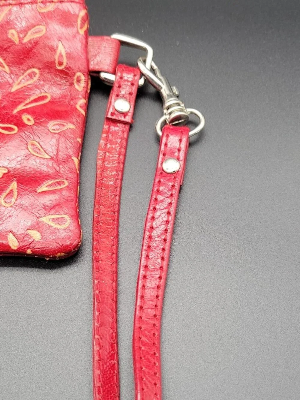 Red Leather Elephant Wristlet Wallet Zip Pou Detachable Strap Credit Card. Vtg.